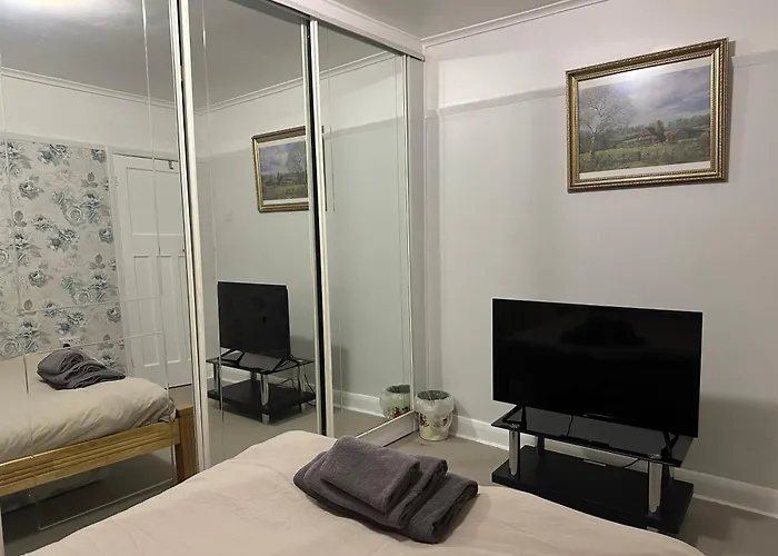 Eejs Charming London 3 Bed Home - With Large Garden